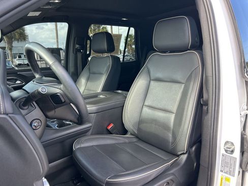 Used 2022 GMC Yukon SLT w/ SLT Luxury Package AWD/4WD image 21