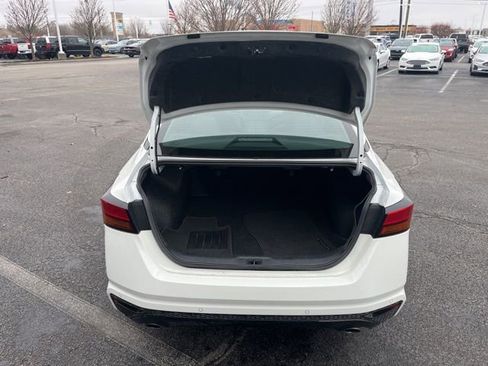 Used 2024 Nissan Altima 2.5 SR image 10