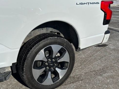 Used 2023 Ford F150 Lightning Platinum image 7
