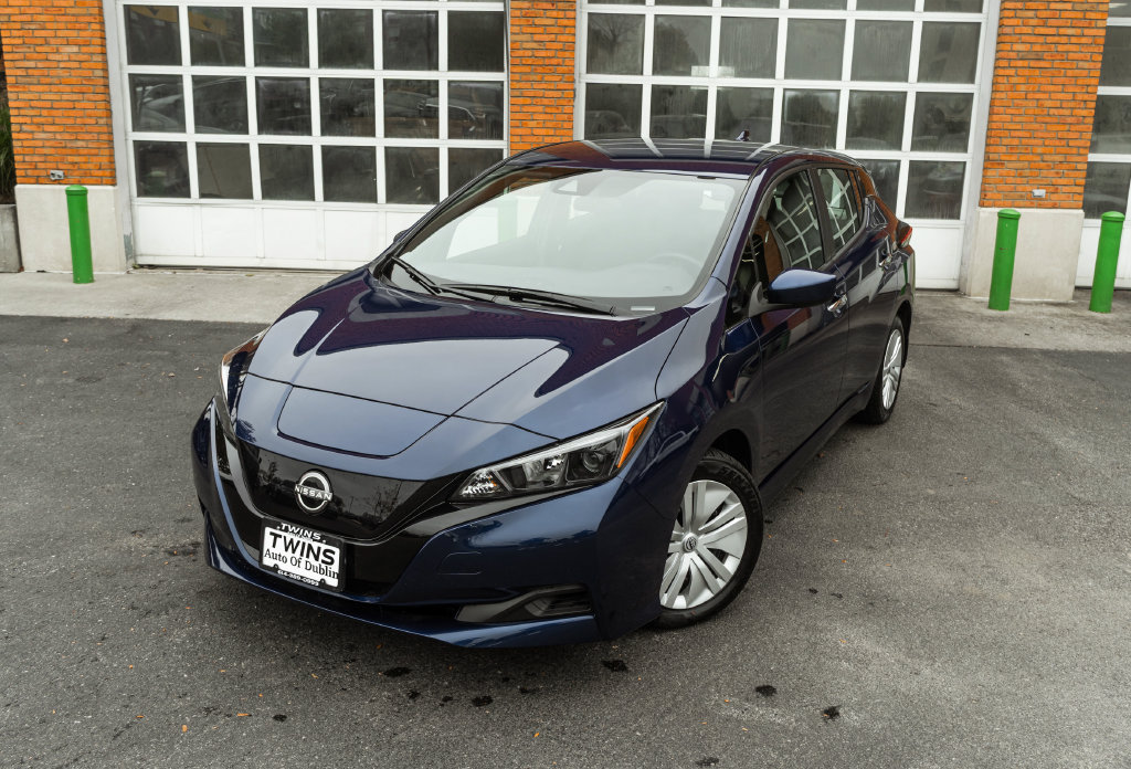 Used 2025 Nissan Leaf S FWD image 2