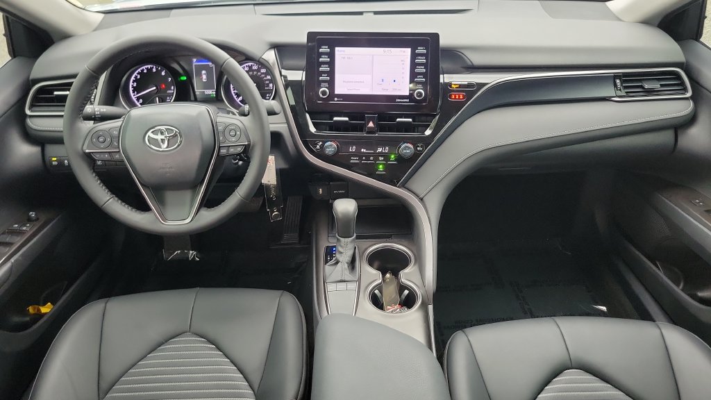 Used 2024 Toyota Camry SE FWD image 11