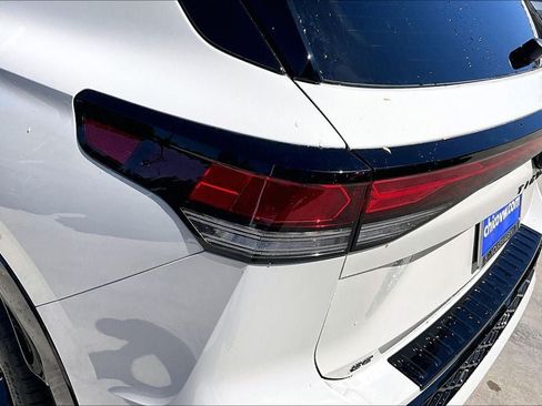 New 2026 Volkswagen Tiguan SE R-Line FWD image 30