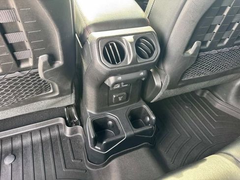 Used 2020 Jeep Gladiator Rubicon image 16