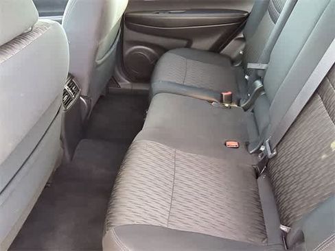 Used 2019 Nissan Rogue image 19