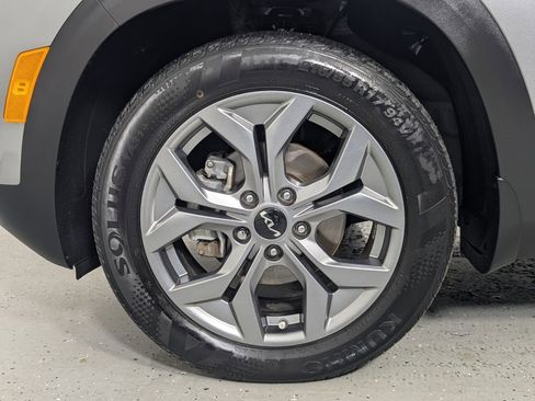 Used 2024 Kia Seltos S image 9