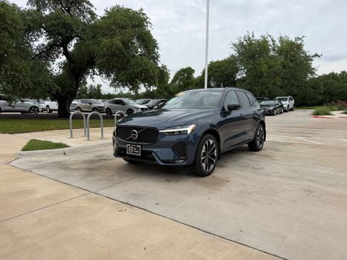Used 2026 Volvo XC60 B5 Plus w/ Protection Package Premier AWD/4WD image 2