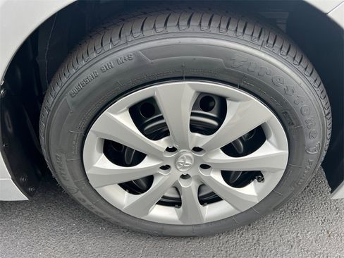 Used 2025 Toyota Corolla LE image 12