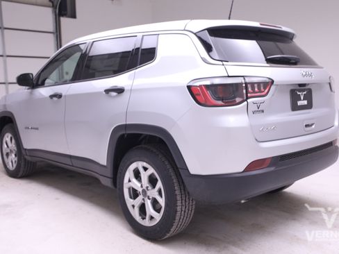 New 2025 Jeep Compass Sport image 3