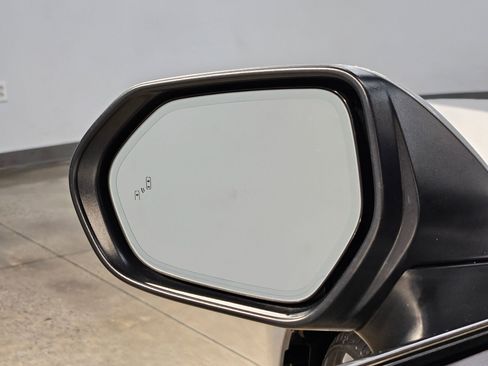 Used 2022 Toyota Avalon Limited image 22