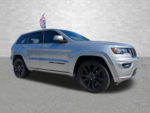Used 2018 Jeep Grand Cherokee Altitude image 1