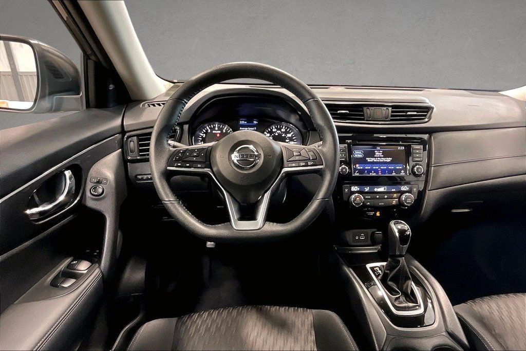 Used 2019 Nissan Rogue SV AWD/4WD image 9