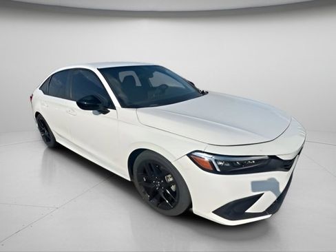 Used 2023 Honda Civic Sport image 11