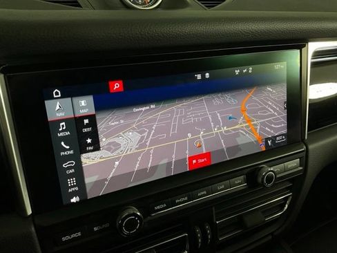 Used 2019 Porsche Macan AWD/4WD image 12