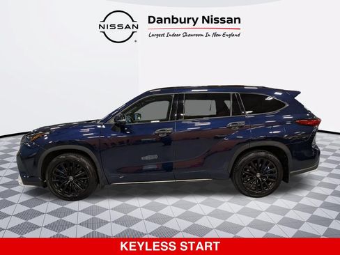 Used 2023 Toyota Highlander XSE AWD/4WD image 6