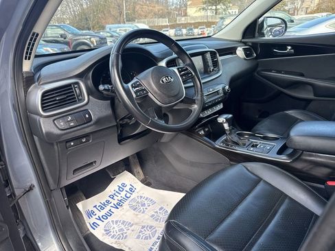 Used 2020 Kia Sorento EX image 18