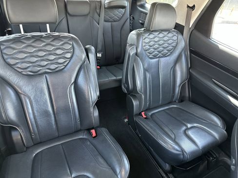 Used 2022 Hyundai Palisade Limited image 18