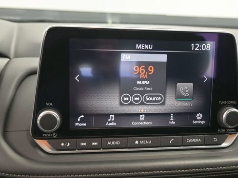 Used 2024 Nissan Rogue S FWD image 30