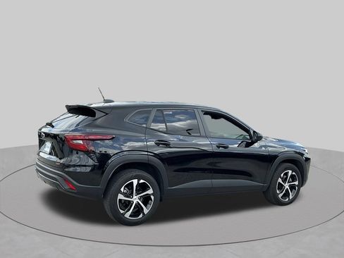Used 2024 Chevrolet Trax RS FWD image 18