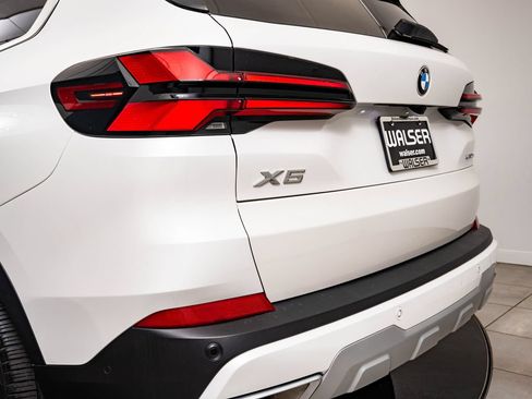 Used 2024 BMW X5 xDrive40i w/ Premium Package AWD/4WD image 19