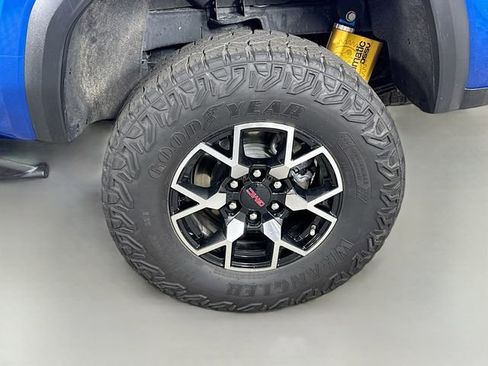 Used 2024 GMC Canyon AT4X image 35