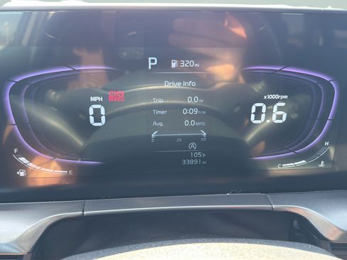 Used 2025 Kia Telluride S AWD/4WD image 19