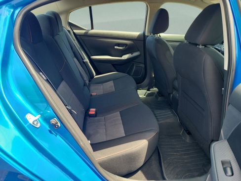 Used 2022 Nissan Sentra SR w/ Lighting Package FWD image 10