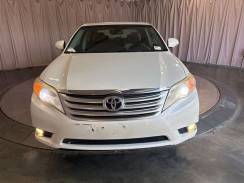 Used 2011 Toyota Avalon Limited FWD image 2