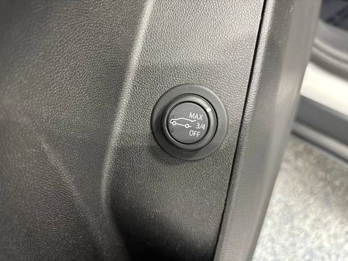 Used 2019 Chevrolet Equinox LT AWD/4WD image 29