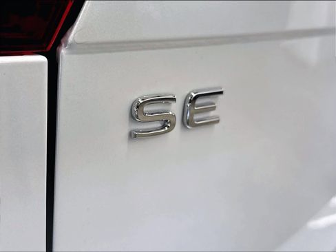 Used 2023 Volkswagen Tiguan SE FWD image 27