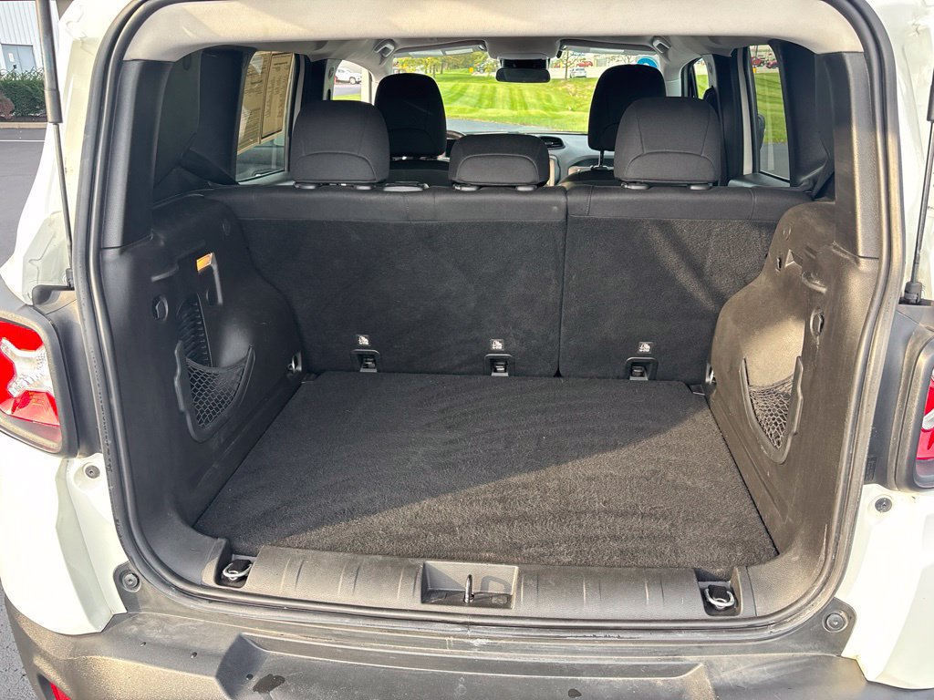 Used 2019 Jeep Renegade Trailhawk AWD/4WD image 27