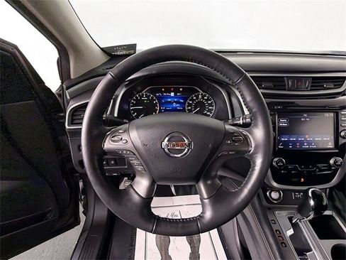 Used 2021 Nissan Murano SV image 11