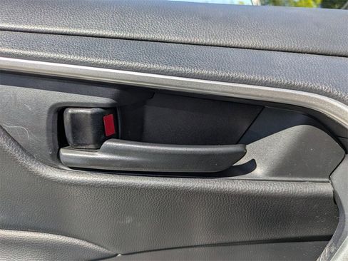 Used 2022 Toyota RAV4 LE image 11