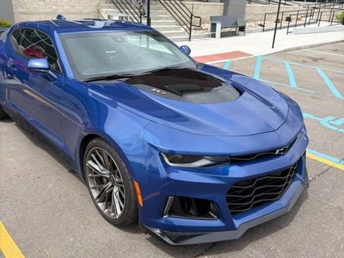 Used 2022 Chevrolet Camaro ZL1 RWD image 9