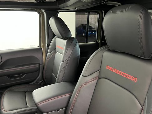 New 2025 Jeep Gladiator Rubicon AWD/4WD image 16