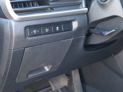 Used 2023 Kia Telluride LX FWD image 23