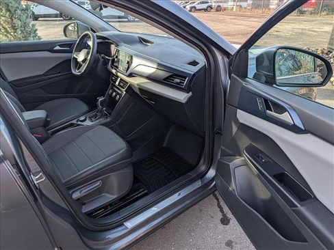 Certified 2023 Volkswagen Taos SE image 12