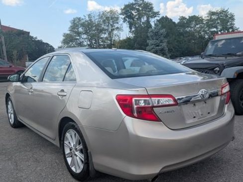 Used 2013 Toyota Camry XLE image 4