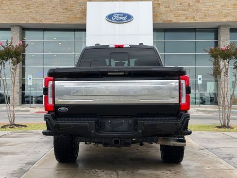 Used 2024 Ford F350 Platinum w/ FX4 Off-Road Package AWD/4WD image 23
