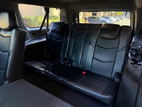 Used 2019 Cadillac Escalade ESV Platinum AWD/4WD image 12