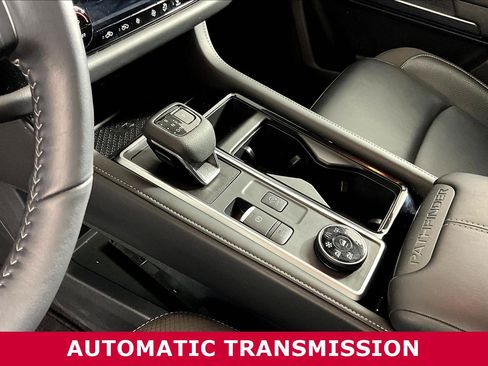 Used 2025 Nissan Pathfinder SL AWD/4WD image 17