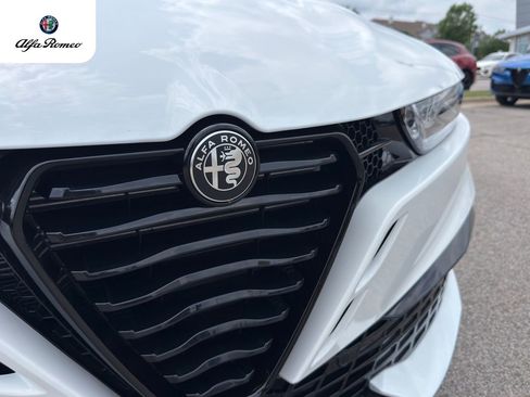 New 2026 Alfa Romeo Tonale w/ Quick Order Package 23H Volce AWD/4WD image 4