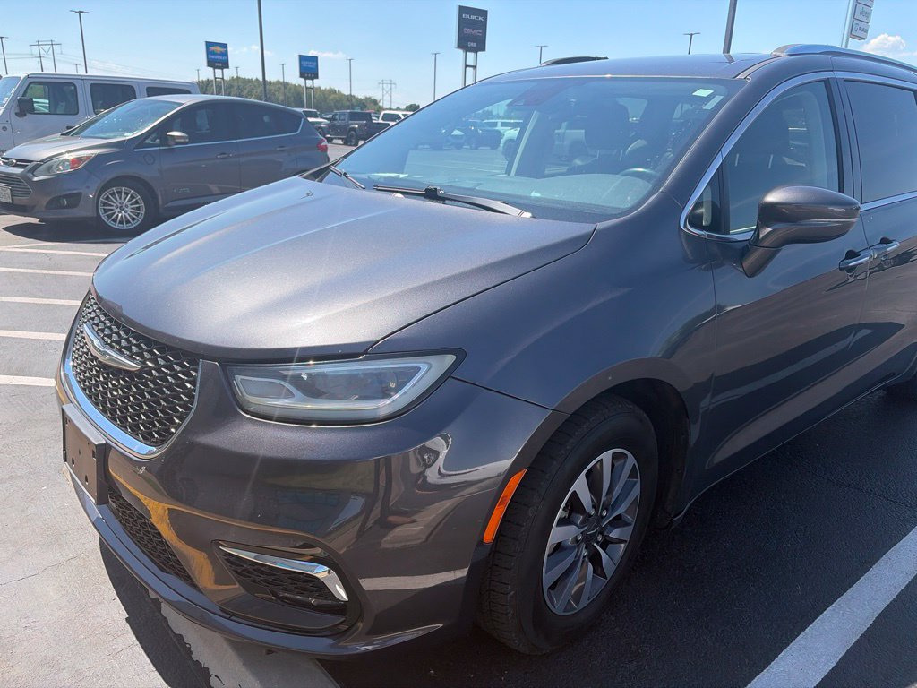 Used 2021 Chrysler Pacifica Touring-L FWD image 1