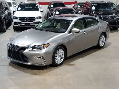 Used 2017 Lexus ES 350 w/ Premium Package FWD image 35