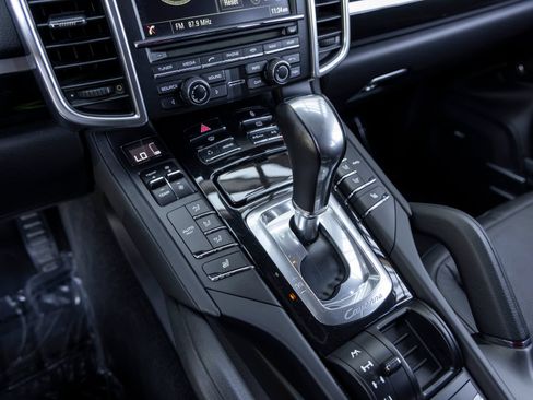 Used 2013 Porsche Cayenne Diesel AWD/4WD image 47