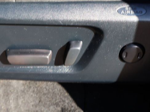 Used 2017 Toyota Tundra SR5 w/ SR5 Upgrade Package image 17