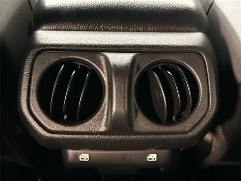 Used 2021 Jeep Wrangler Unlimited Rubicon AWD/4WD image 35