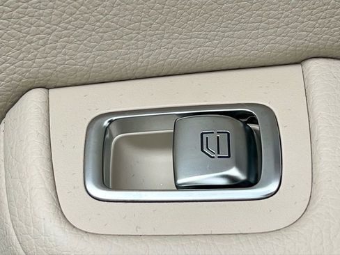 Certified 2022 Mercedes-Benz GLC 300 4MATIC image 37