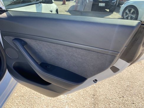 Used 2022 Tesla Model 3 Long Range AWD/4WD image 20