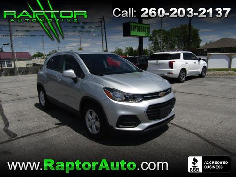 Used 2020 Chevrolet Trax LS w/ Tint and Cruise Package FWD image 1