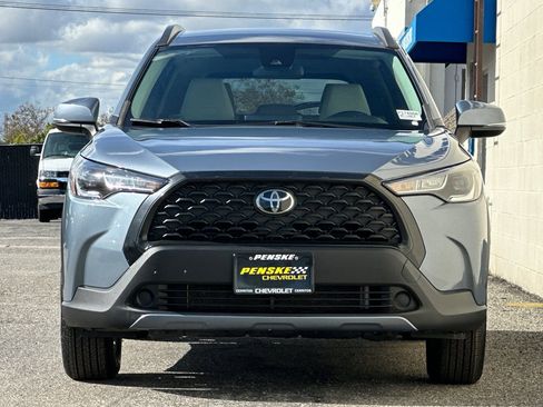 Used 2022 Toyota Corolla Cross LE image 9